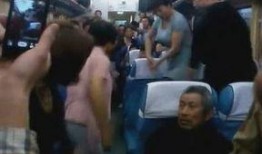 青岛大妈爆料事件真相视频,还原事件背后真相